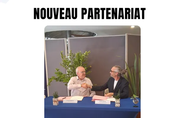 Olivier Romain et Georges Mothron signent la convention de partenariat du PUI CY Transfer